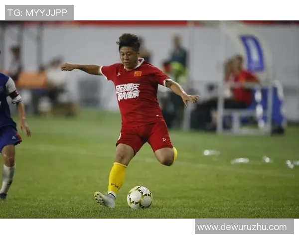 中国足球明星高清写真展示,感受球场上的英勇与风采 中国足球明星高清写真展示,感受球场上的英勇与风采