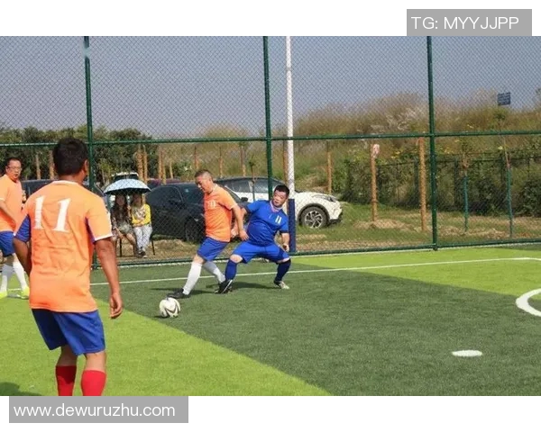 那些踢足球同时撩妹的球星们精彩生活揭秘